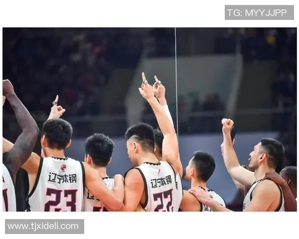 广州足球队在冠军赛中的强势表现与战术分析