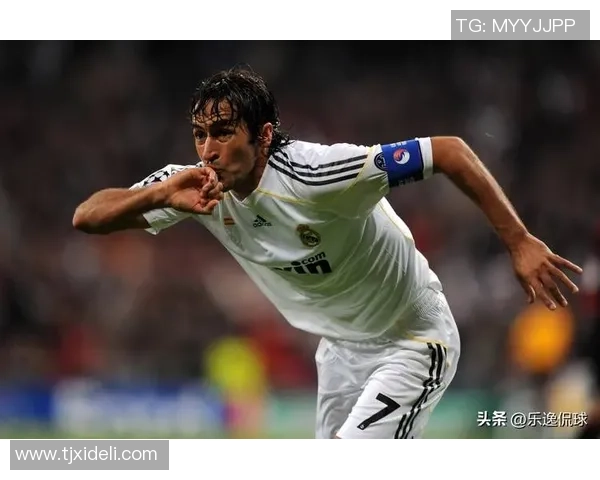 操控足球明星背后的秘密与传奇人物揭秘